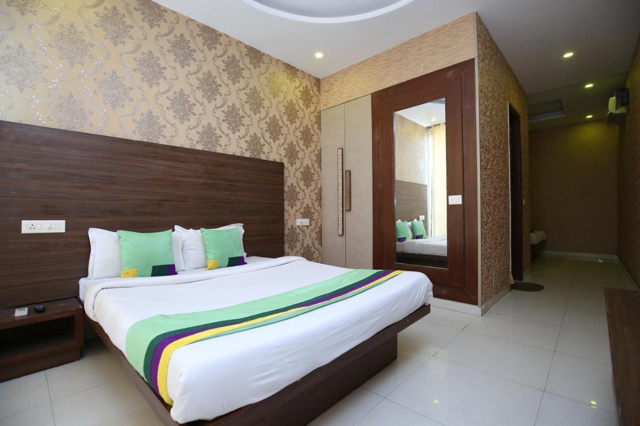 Hotel Pearl Grand & Banquet Zirakpur Εξωτερικό φωτογραφία