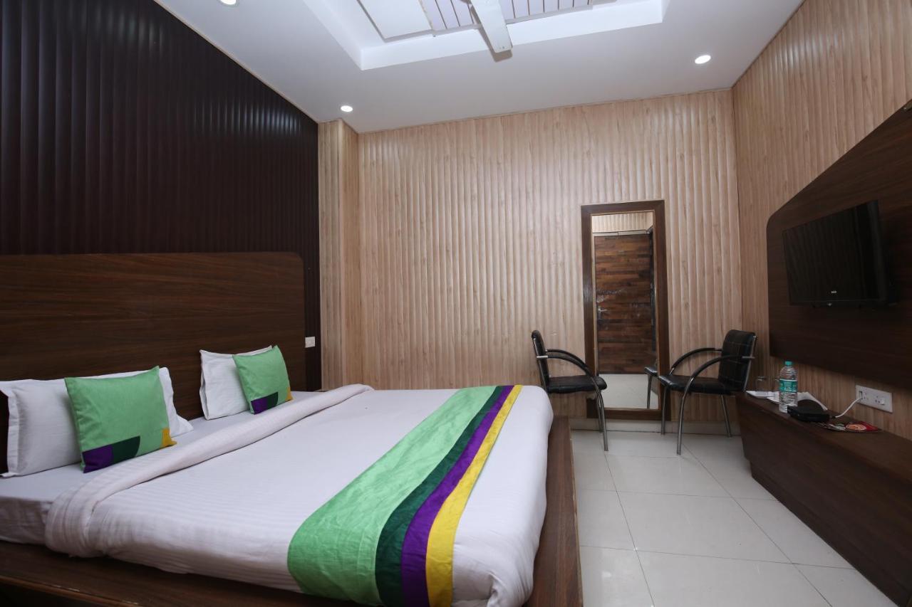 Hotel Pearl Grand & Banquet Zirakpur Εξωτερικό φωτογραφία