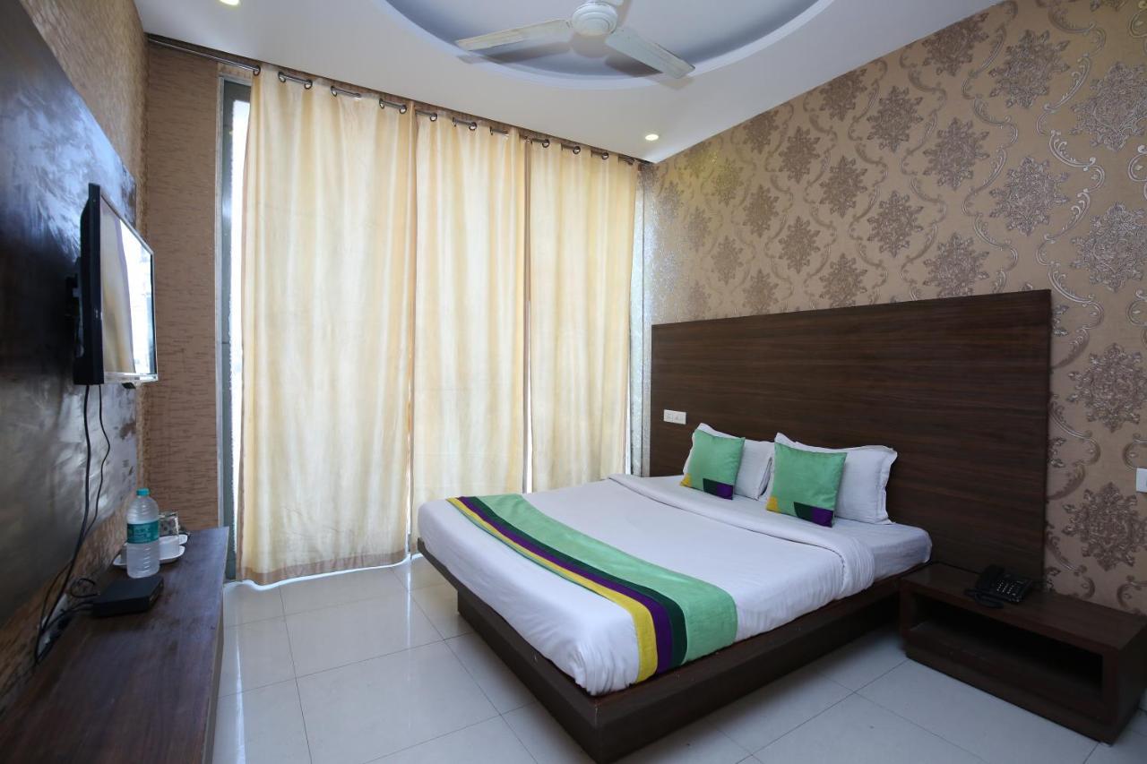 Hotel Pearl Grand & Banquet Zirakpur Εξωτερικό φωτογραφία